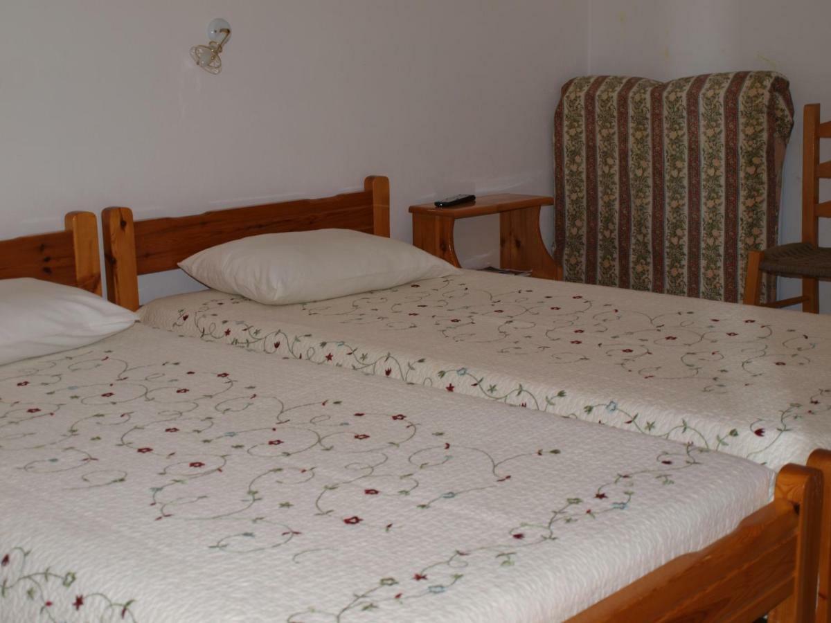 Batika Rooms Artemonas ภายนอก รูปภาพ