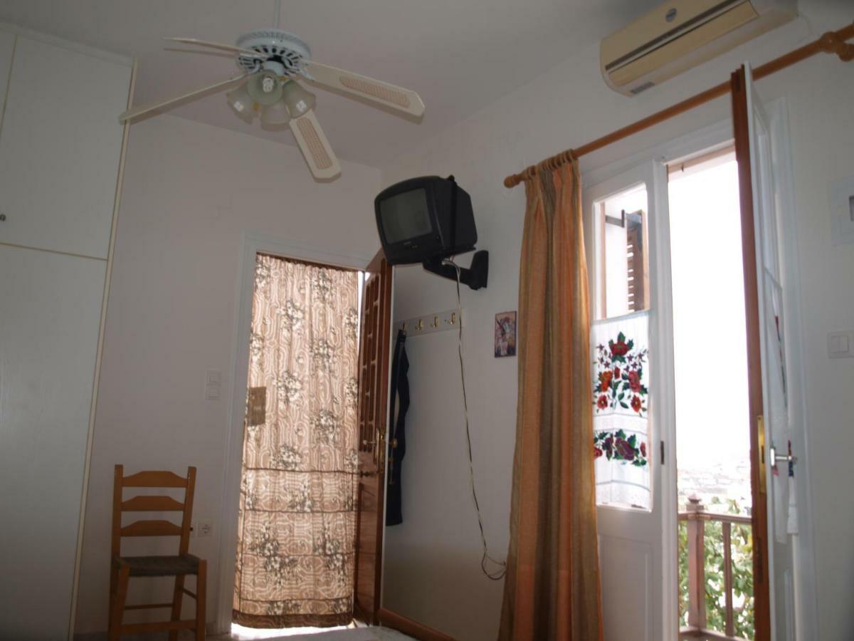 Batika Rooms Artemonas ภายนอก รูปภาพ