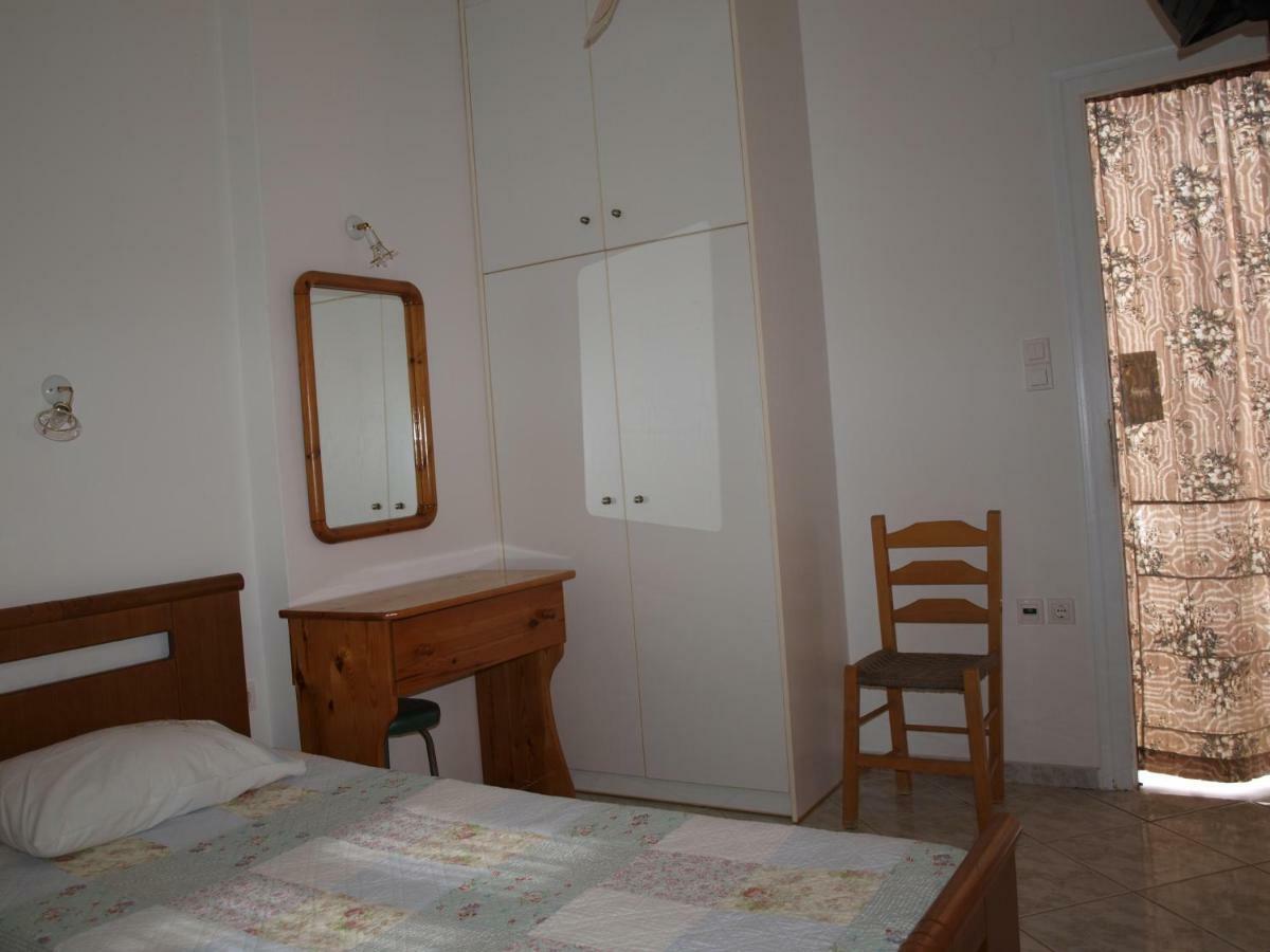 Batika Rooms Artemonas ภายนอก รูปภาพ
